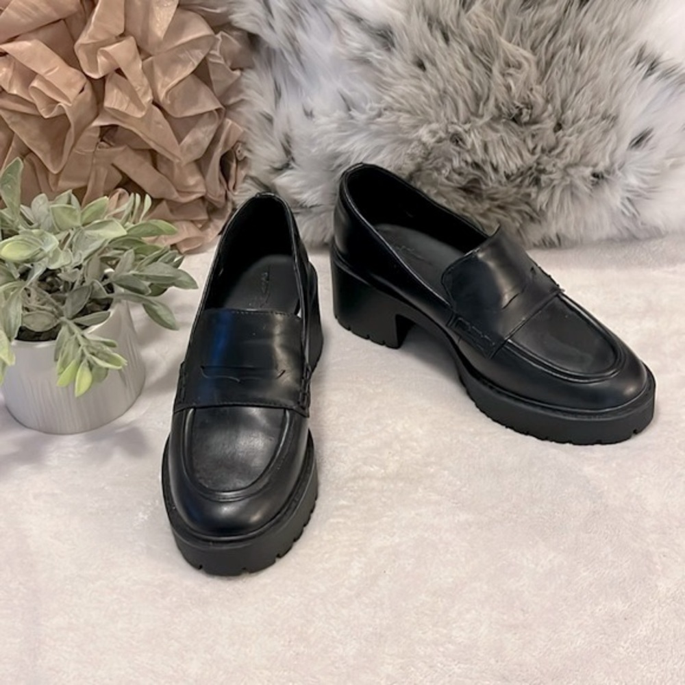 Universal Thread Maisy Loafer Faux Leather Lug Sole Platform Chunky 7.5 NWOT
